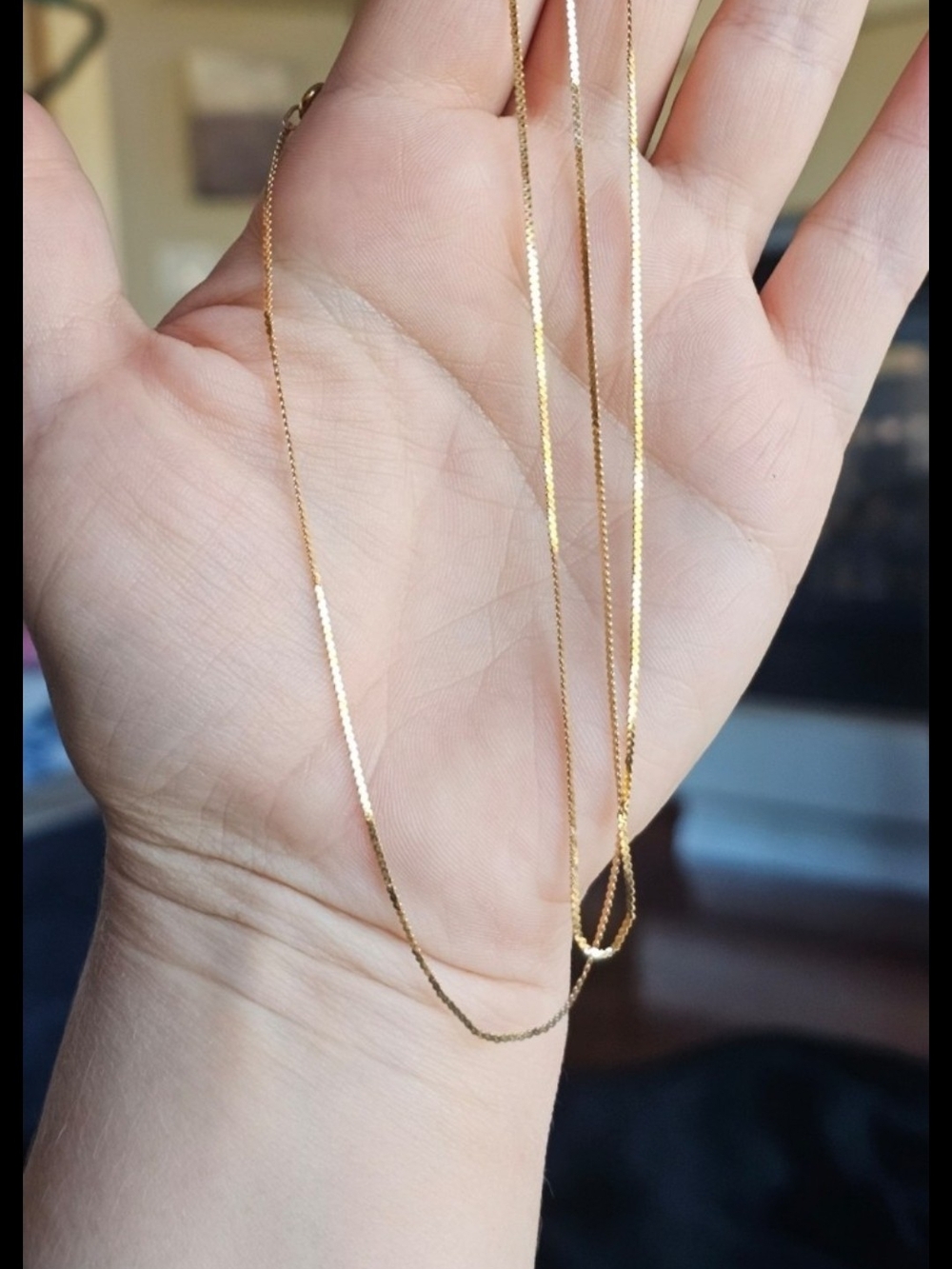 10k gold serpentine chain rare 24 inches (long). So much sparkle to this chain.